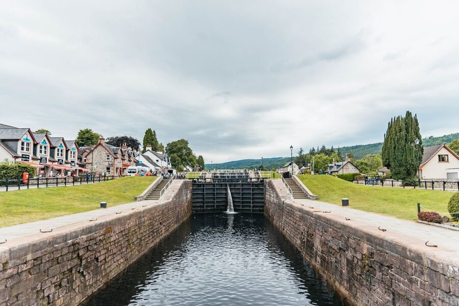 From Edinburgh: Loch Ness, Glenoce & The Highlands Day Tour - Comfort, group size, and the practical tradeoff
