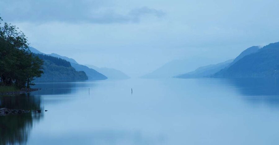 From Edinburgh: Loch Ness & Inverness Tour in Spanish - Loch Ness, the optional cruise, and Urquhart Castle
