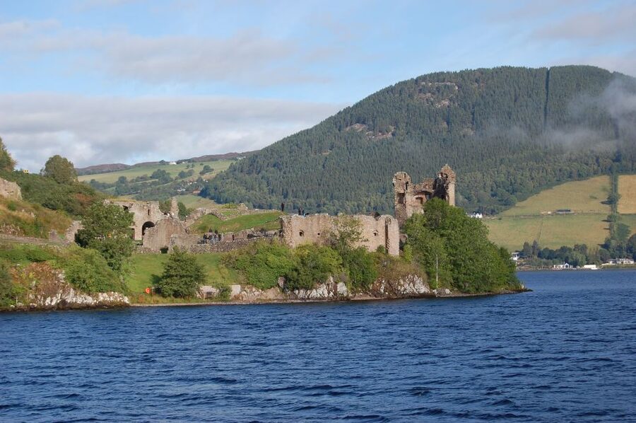 From Edinburgh: Scottish Highlands & Isle of Skye 5-Day Tour - Day four: Eilean Donan, Fort Augustus, and Loch Ness