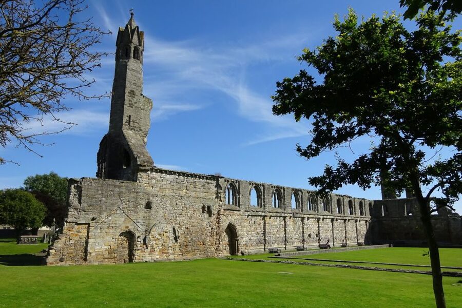 From Edinburgh: St Andrews and Fishing Villages of Fife Tour - Coach comfort, walking, and practical limits