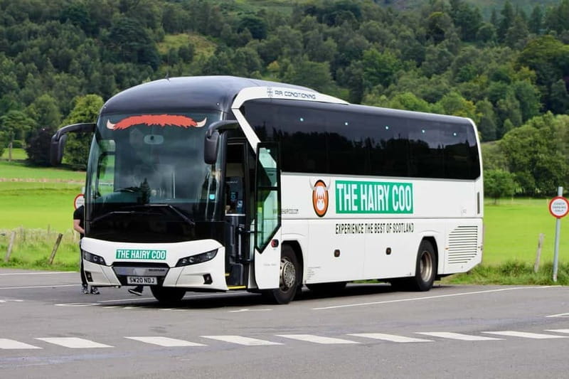 From Edinburgh: Stirling Castle, Kelpies and Loch Lomond - The guide can make or break the bus hours