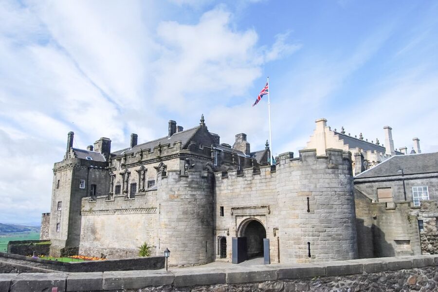 From Glasgow: Loch Lomond, Trossachs & Stirling Castle Tour - Lunch in Aberfoyle, the Trossachs’ central stop