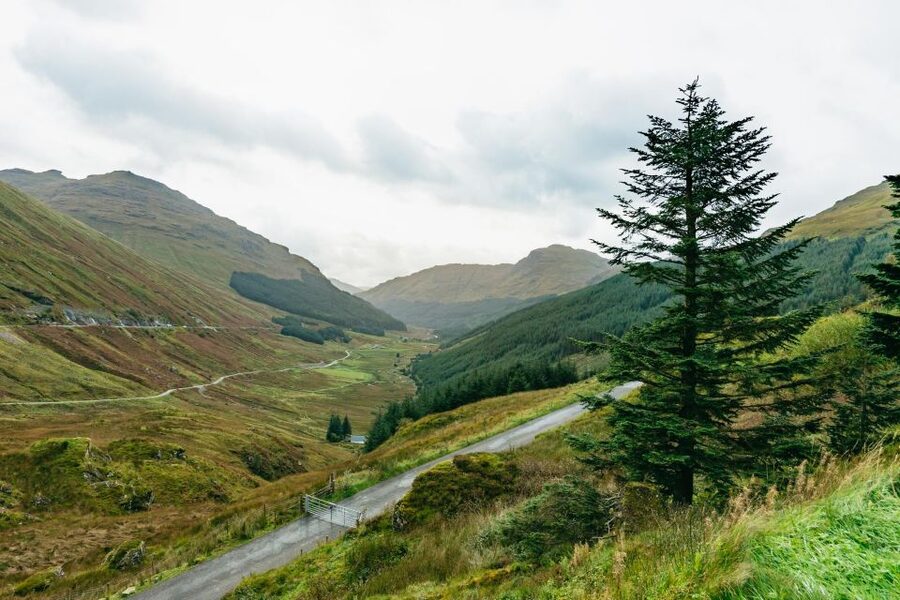 From Glasgow: Oban, Glencoe, Highland Lochs & Castles Tour - Inveraray, Loch Fyne, and a glimpse of the castle