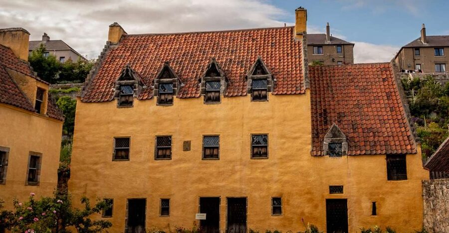 From Glasgow: Outlander Adventure Tour with Tickets - Doune Castle, the real Castle Leoch