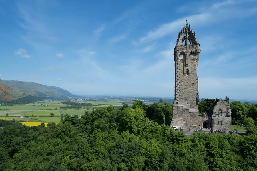 From Glasgow: Stirling Castle & Loch Lomond Tour - Luss: cottages, cobbles, and the first loch views