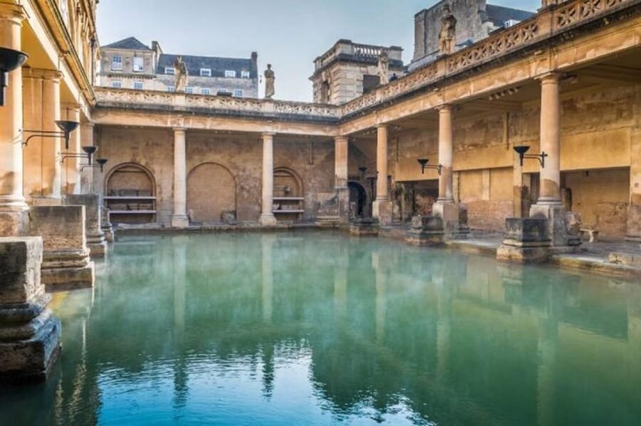 From London: Bath and the Cotswolds Full-day Tour - Bourton-on-the-Water and the Cotswold setting