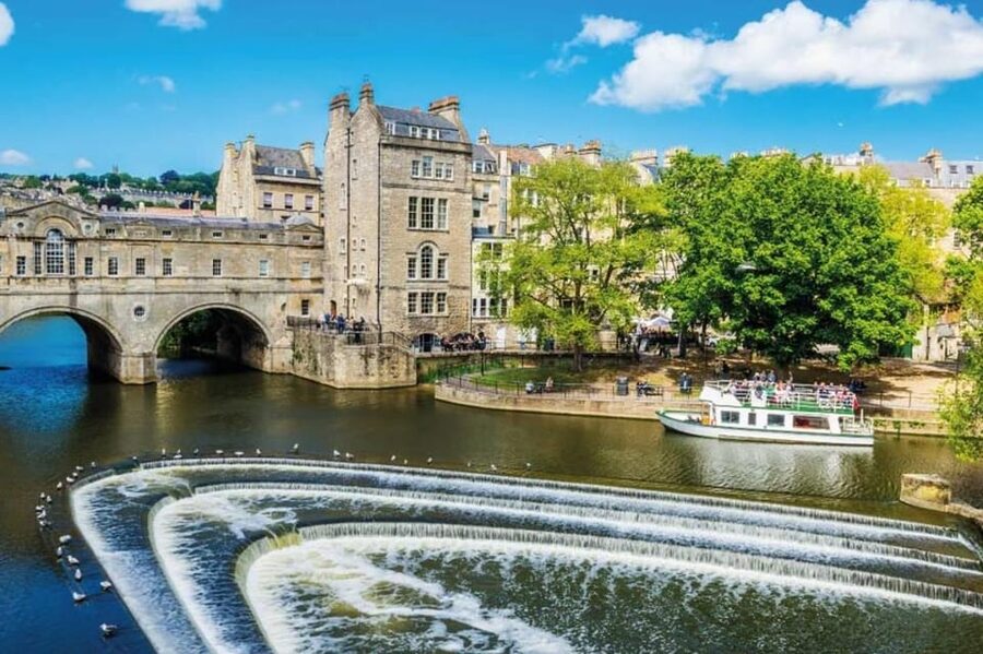 From London: Bath and the Cotswolds Full-day Tour - How much time goes to the road