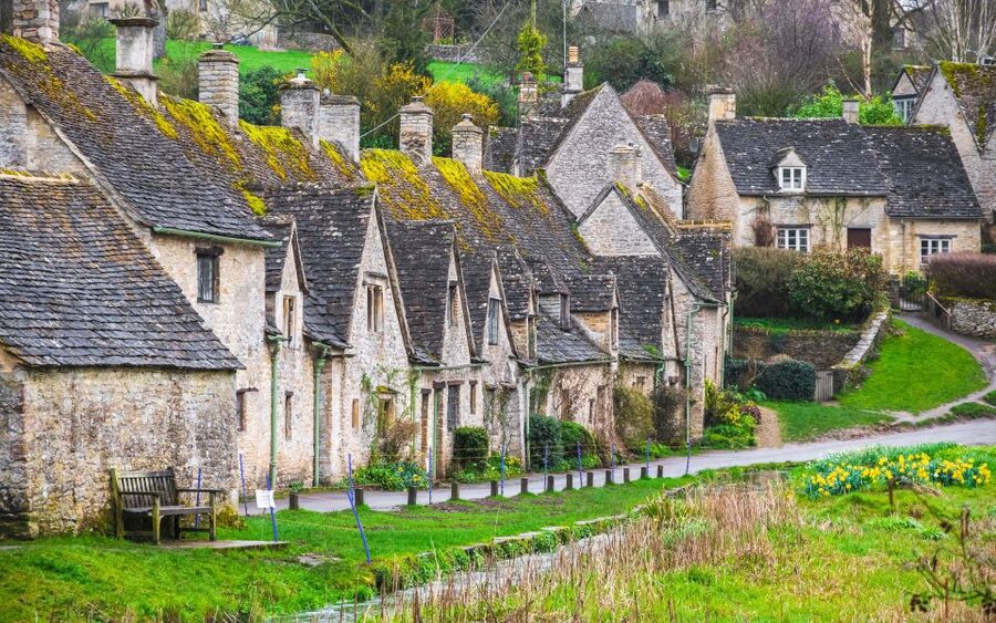 From London: Full-Day Cotswolds Small-Group Tour - Bibury is beautiful, but time matters