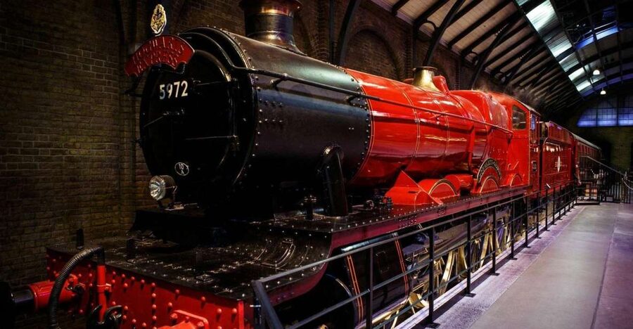 From London: Harry Potter Family Package with Transfers - Forbidden Forest, Diagon Alley, and Hogwarts Castle