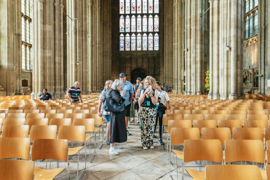 From London: Leeds Castle, Canterbury Cathedral & Dover - What the guides add to the day