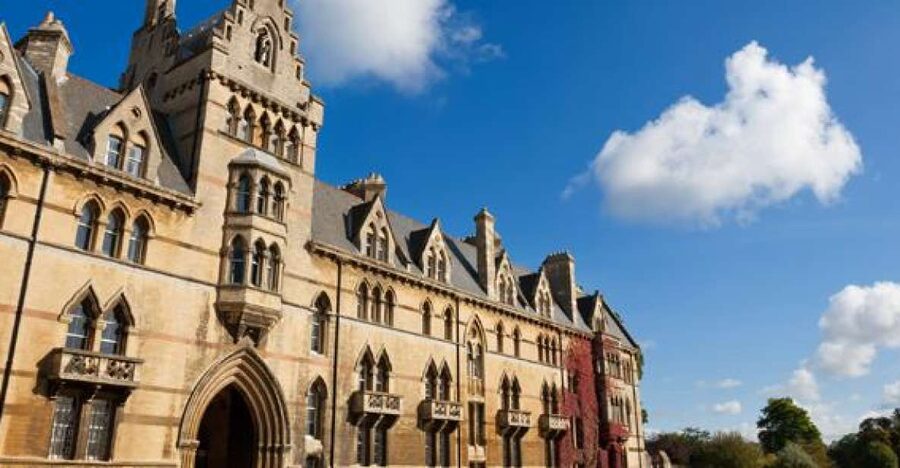 From London: Oxford, Stratford, Cotswolds & Warwick Castle - Four English highlights packed into ten hours