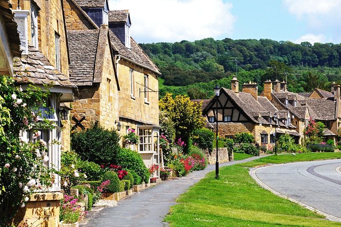 From London: Shakespeare's Stratford-upon-Avon Day Trip by Coach - Shakespeare’s Birthplace: the essential first stop