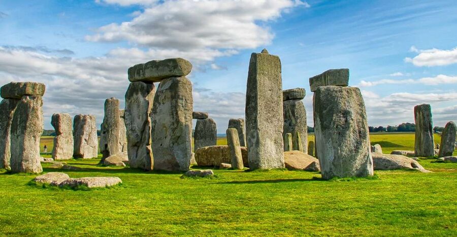 From London: Stonehenge Half-Day Tour - Making two hours count