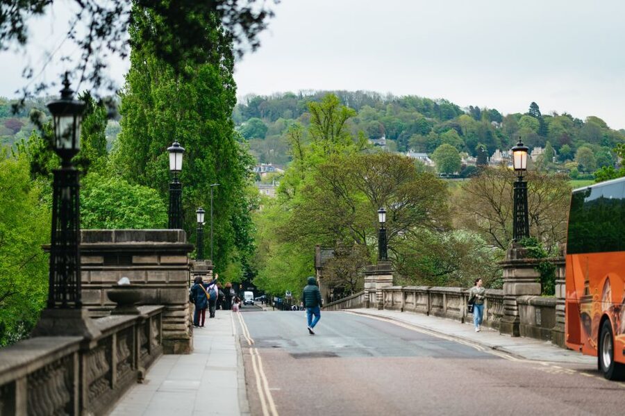 From London: Stonehenge & Roman Baths Full-Day Trip - Lunch, tea, and choosing your Bath priorities