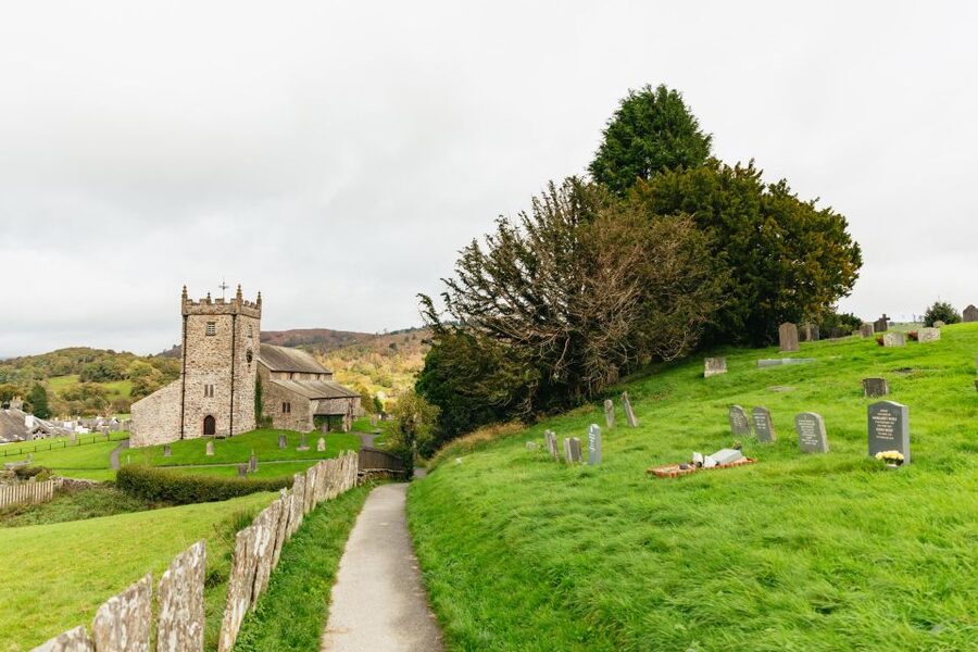 From Manchester: Lake District Bus Tour & Windermere Cruise - Who should book this tour?