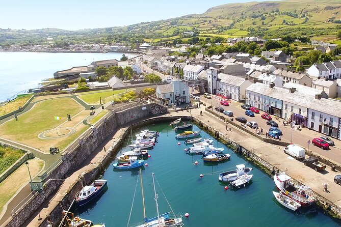 Giants Causeway & Castles Tour from Belfast: Guided tour - Dark Hedges, lunch, and the Game of Thrones question