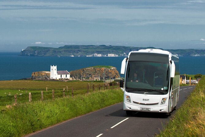 Giants Causeway & Castles Tour from Belfast: Guided tour - Carrickfergus Castle and Belfast Lough