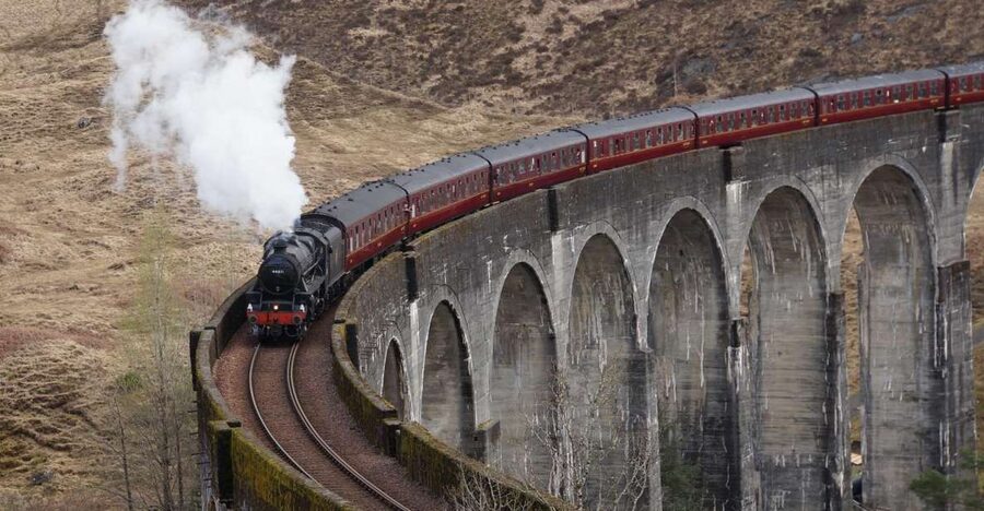 Glasgow: 2-Day Eilean Donan, Loch Ness & Glenfinnan Tour - Eilean Donan Castle, Scotland’s postcard castle