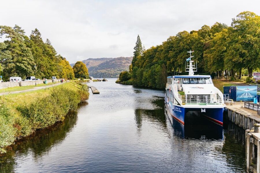 Glasgow: Loch Ness, Glencoe and Highlands Tour with Cruise - Through the Great Glen and under Ben Nevis