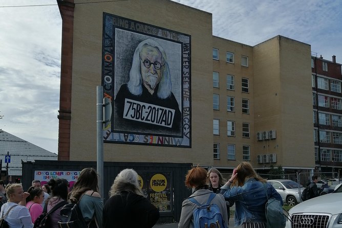 Glasgow Street Art Daily Walking Tour: 2pm - The Clutha Bar and a cluster of artists
