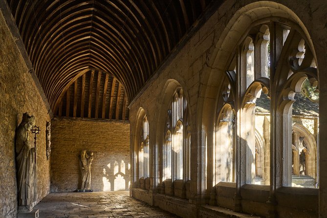 Harry Potter Walking Tour of Oxford Including New College - Radcliffe Camera and the rules behind the stone