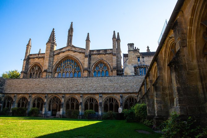 Harry Potter Walking Tour of Oxford Including New College - St. Mary’s Church and the road to Narnia
