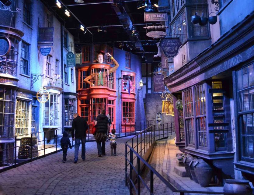 Harry Potter: Warner Bros. Studio Tour from King's Cross - Seeing how the spells were made