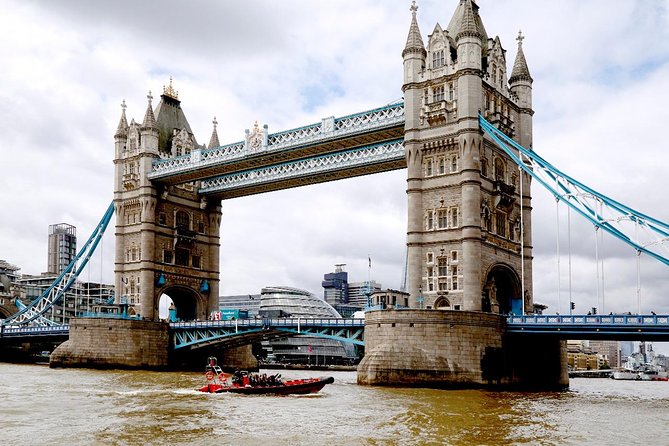 Iconic Sights of London: High-Speed Boat Trip - What the boat ride feels like in practice