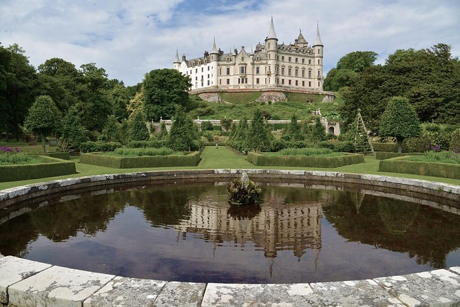 Inverness: John O'Groats, Dunrobin Castle & the Far North - Golspie and the approach to Dunrobin Castle