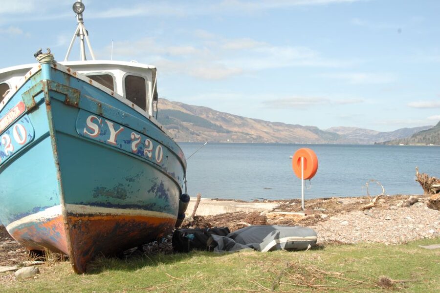 Inverness: Loch Ness, Skye, & Eilean Donan Castle Tour - Loch Ness and the quiet stop at Invermoriston