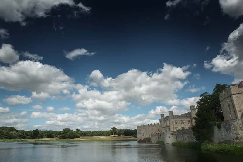 Leeds Castle, Canterbury, Dover, Greenwich & Free Snack Pack - Guides and coaches shape the day