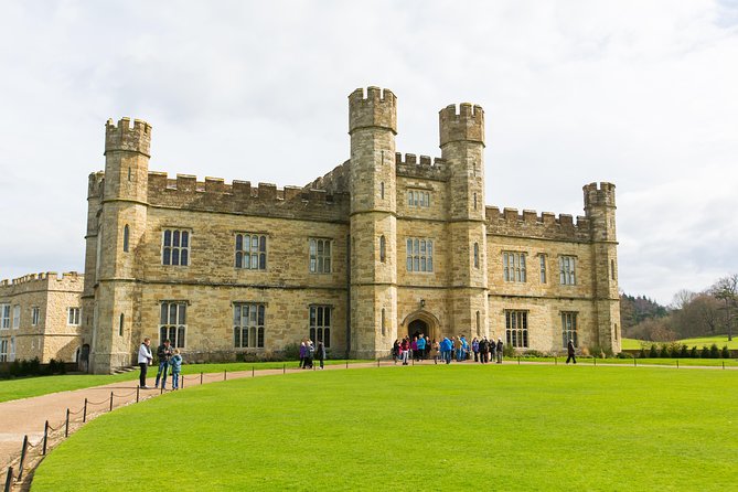 Leeds Castle, Cliffs of Dover and Canterbury Day Trip from London with Guided Cathedral Tour - Leeds Castle, 900 years of changing roles