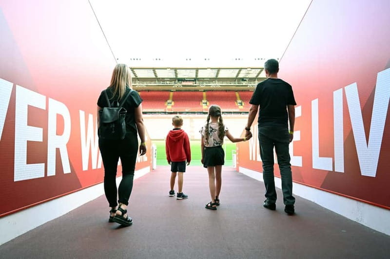 Liverpool: Liverpool Football Club Museum and Stadium Tour - How the guides and audio system work together