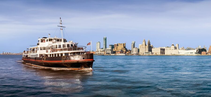 Liverpool: Sightseeing River Cruise on the Mersey River - Royal Albert Dock from the river