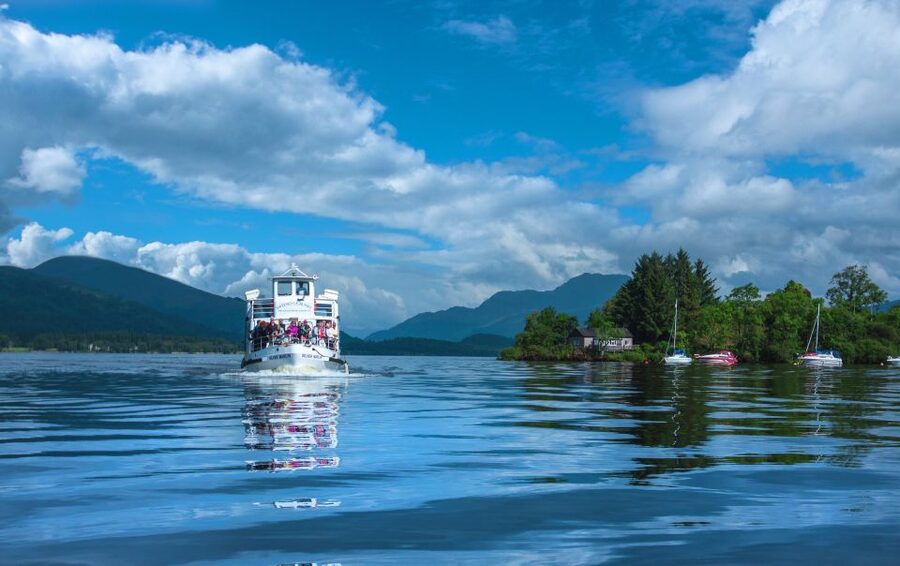 Loch Lomond: Island Discovery 2-Hour Cruise - Leaving Balloch and passing the golf club