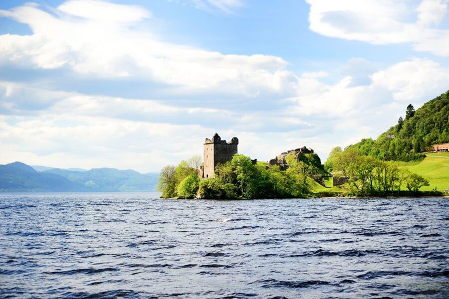 Loch Ness: Urquhart Castle Round-Trip Cruise - Commentary, legends, and the sonar screens