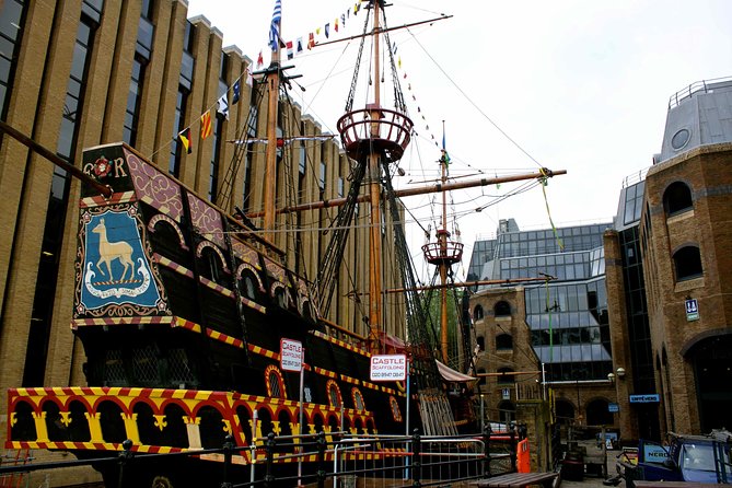 London 30 Top Sights with Fun Local Guide - Millennium Bridge and the dome of St. Paul’s