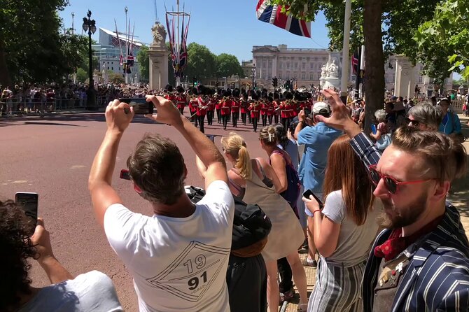 London Bike Tour: Landmarks, Secret Gems, Pub Stop & Street Art - Is $104.02 a fair price?