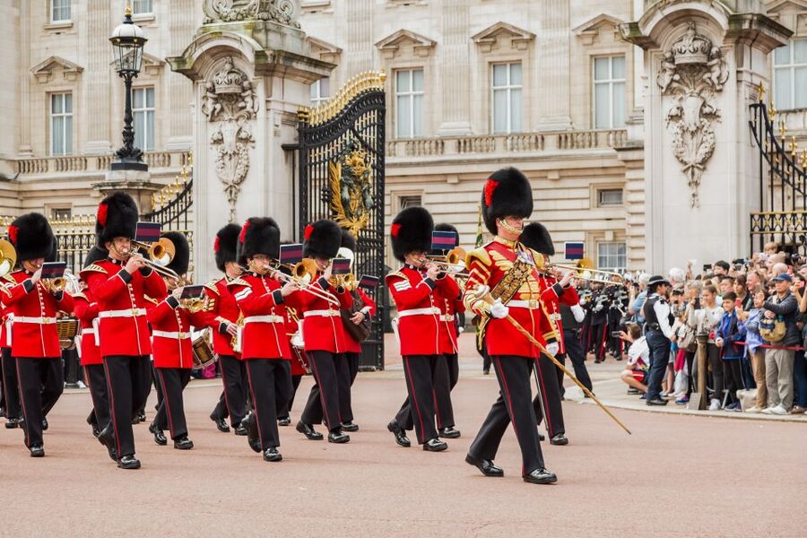 London: Buckingham Palace Entry & Changing of the Guard Tour - Key points at a glance