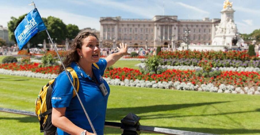 London: Buckingham Palace Entry Ticket & Royal Walking Tour - Why this Buckingham Palace combination works