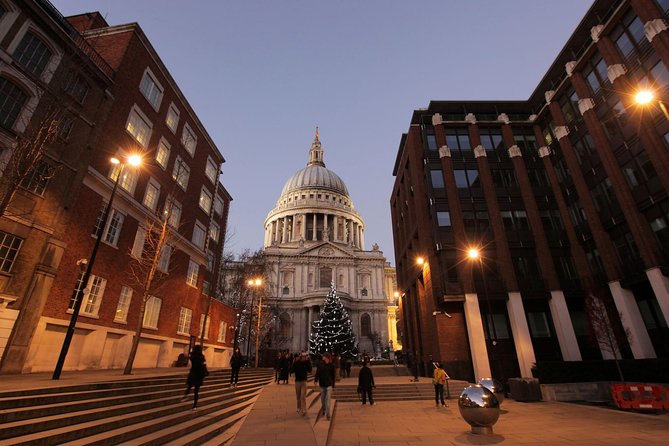 London by Night Sightseeing Open Top Bus Tour with Live Guide - Why the guide matters more than the bus