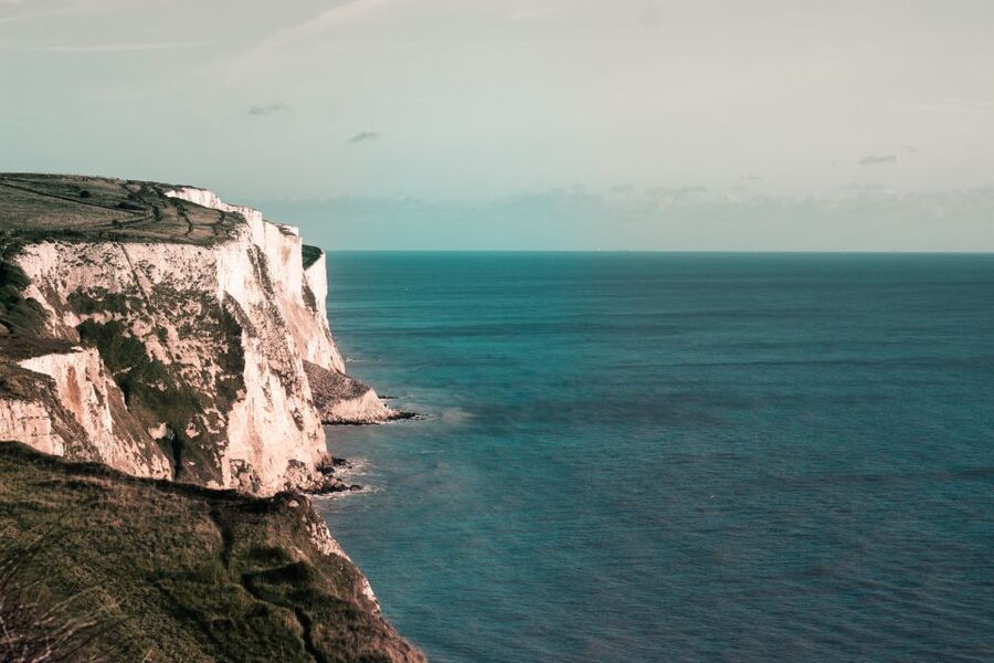 London: Canterbury Cathedral, Dover Castle, and White Cliffs - At a glance