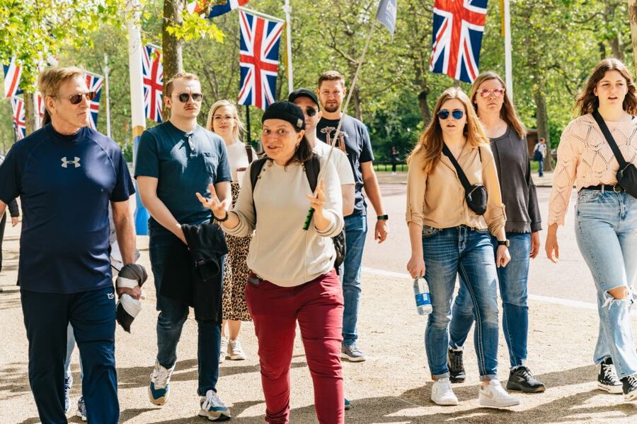 London: Changing of the Guard Tour by Buckingham Palace - Who should book this Changing of the Guard tour?