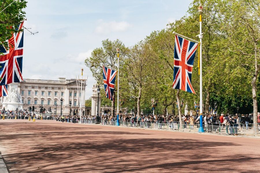 London: Changing of the Guard Tour by Buckingham Palace - What the $18 price buys you