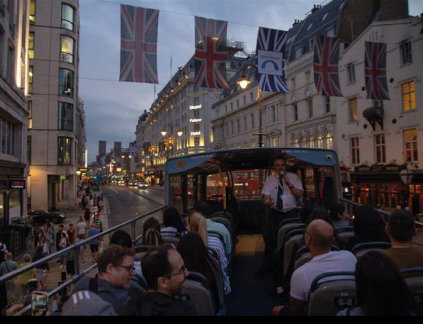 London: Christmas Lights Nighttime Bus Tour with Live Guide - The Strand and Aldwych by night