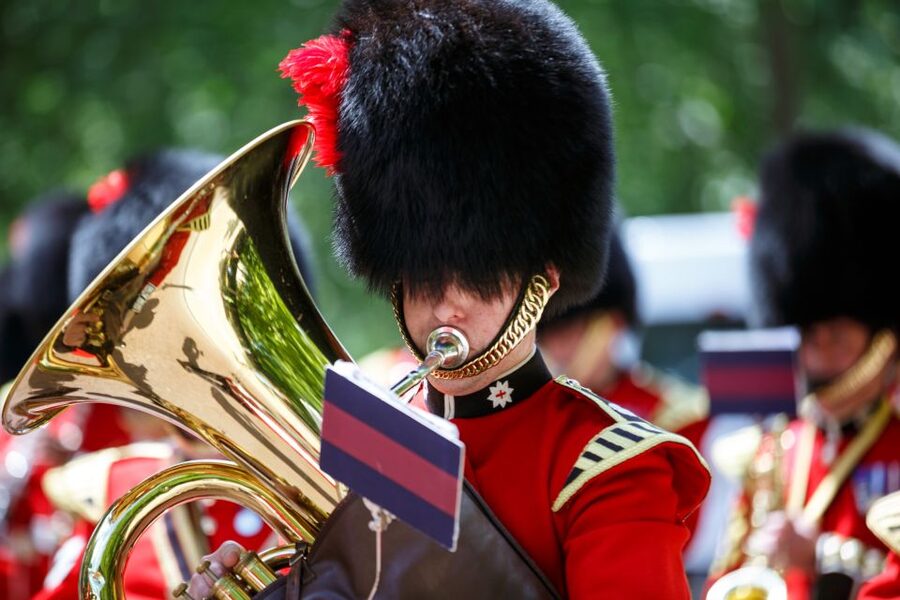 London: Classic Gold 3.5-Hour Bike Tour - St. Jamess Park and Buckingham Palace
