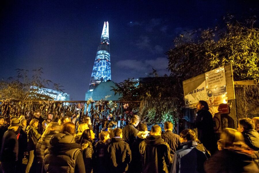 London: Comedy Horror Ghost Tour on a Bus - Comedy, history, and controlled scares