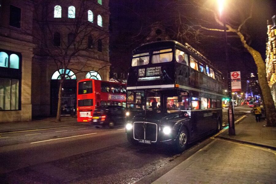London: Comedy Horror Ghost Tour on a Bus - Why the route works especially well after dark