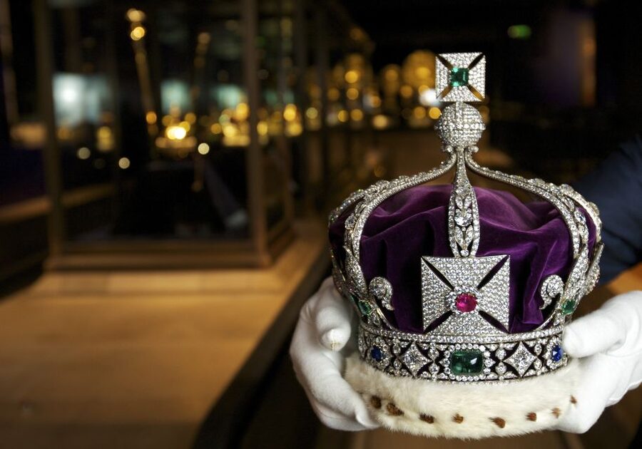 London: Crown Jewels Tour with River Cruise - Inside the Tower of London