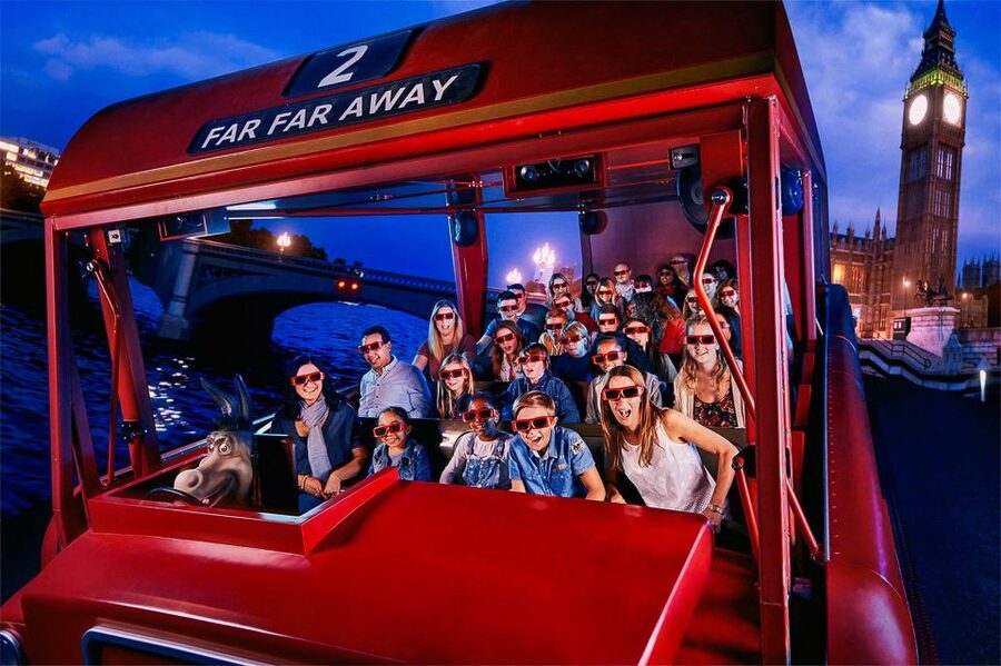 London: DreamWorks Shrek's Adventure Tour - The pace, group format, and photo rules